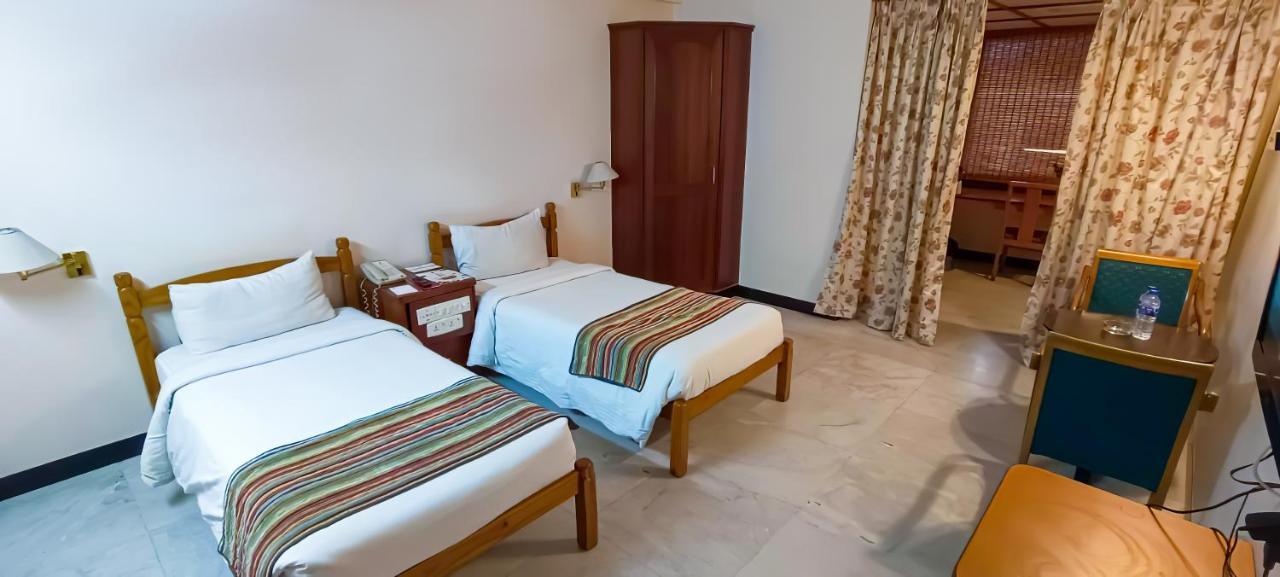 Bell Hotel Sivakāsi Esterno foto